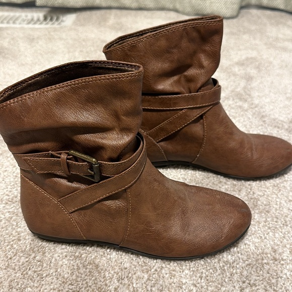american eagle ankle boots - Picture 3 of 4